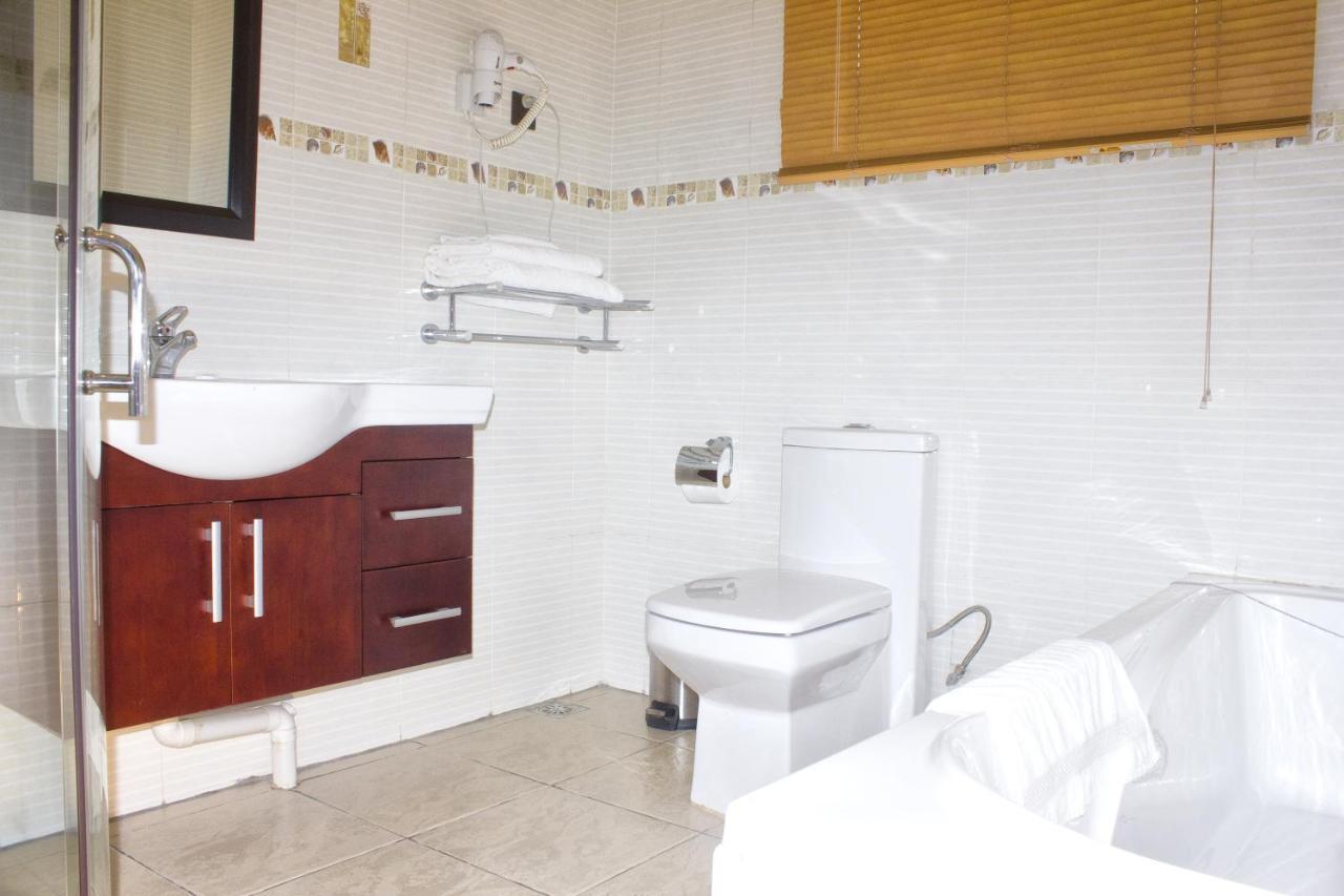 Icon Hotel Chingola Habitación foto